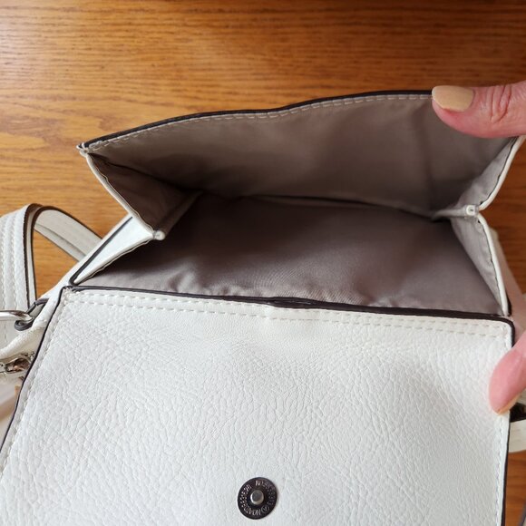 NATURALIZER 100% PU FAUX  WHITE LEATHER CROSSBODY BAG - Picture 9 of 9